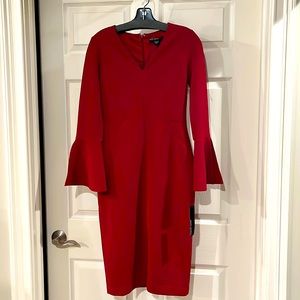 NWT Maggie London stunning red dress with bell sleeve and slimming style. Sz 2